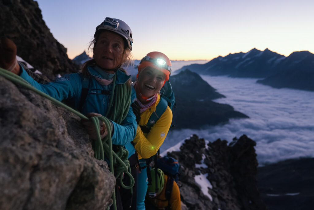 Beatrice Egli und Suzanne Hüsser beim Sonnenaufgang am Matterhorn